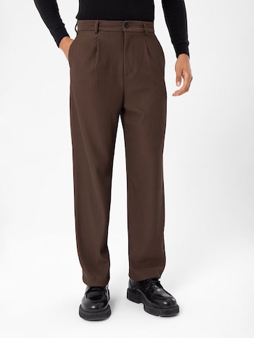 Loosefit Pantaloni con pieghe di Antioch in marrone: frontale
