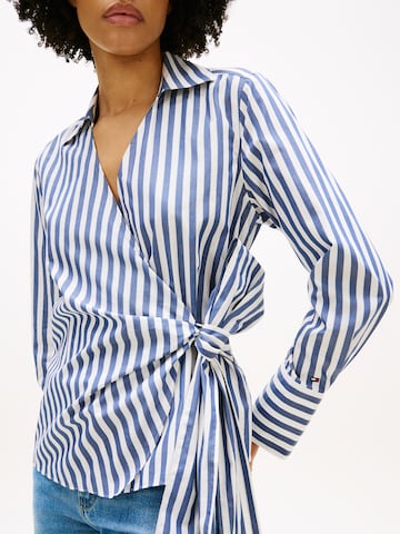 TOMMY HILFIGER - Blusa en blanco