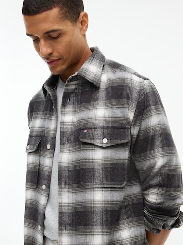 TOMMY HILFIGER Jacke in Grau