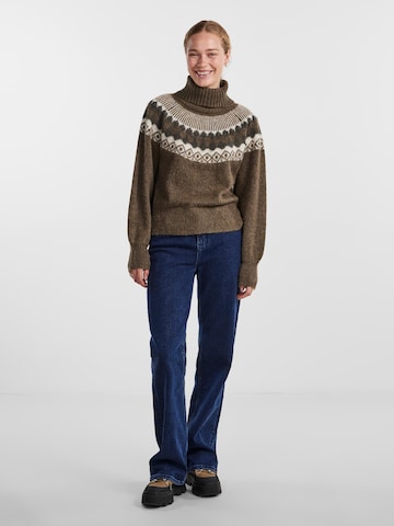 Pullover 'SAVA' di PIECES in marrone