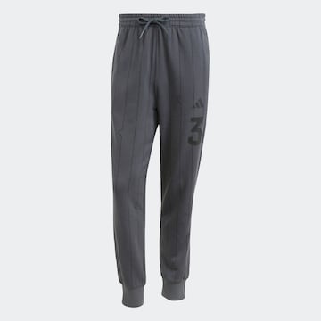 ADIDAS SPORTSWEAR Tapered Sportsbukser 'Seasonal Essentials' i grå: forside