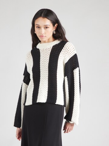 Pull-over 'Menaka' SOAKED IN LUXURY en blanc : devant