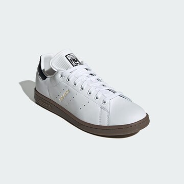 Baskets basses 'Stan Smith' ADIDAS ORIGINALS en blanc