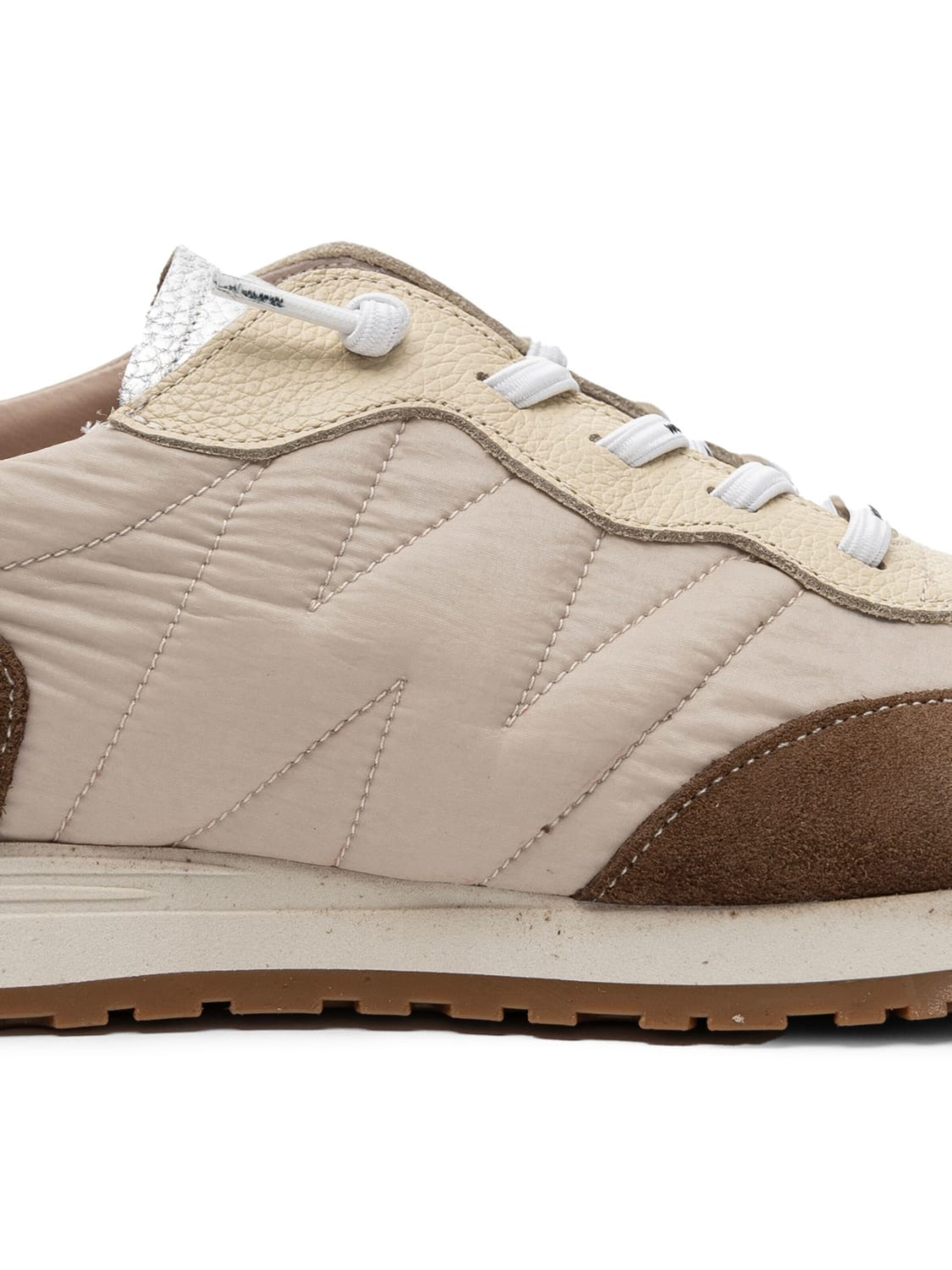Wonders Platform trainers in Beige