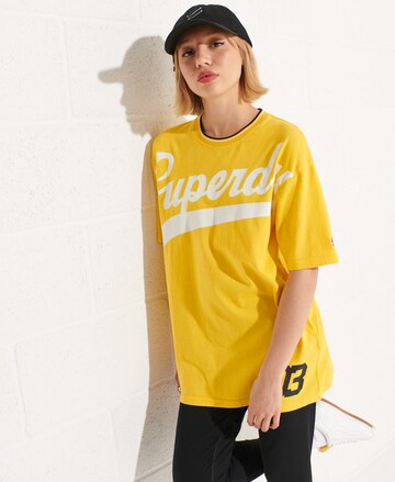 T-shirt 'Strikeout' Superdry en jaune