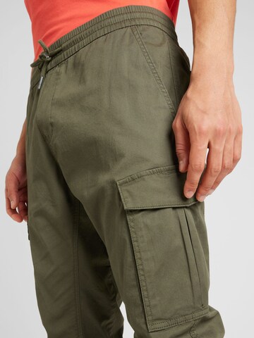 QS Slim fit Cargo trousers in Green