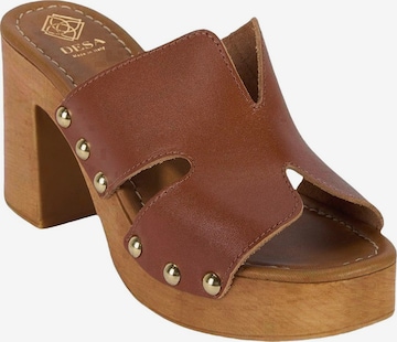 Desa - Zapatillas de casa 'DESA Damen-Plateausandalen aus Leder mit Nietendetail' en marrón: frente