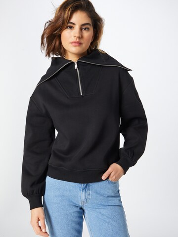 Urban Classics Sweatshirt in Black: front