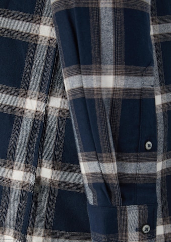 Coupe regular Chemise s.Oliver en bleu : sur le côté