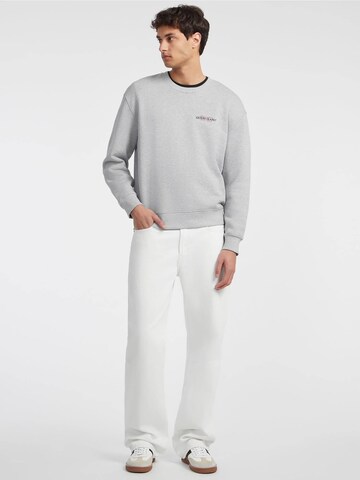 GUESS JEANS Sweatshirt in Grey
