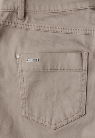 STREET ONE Regular Hose in Beige