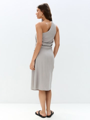 Top di Pull&Bear in grigio