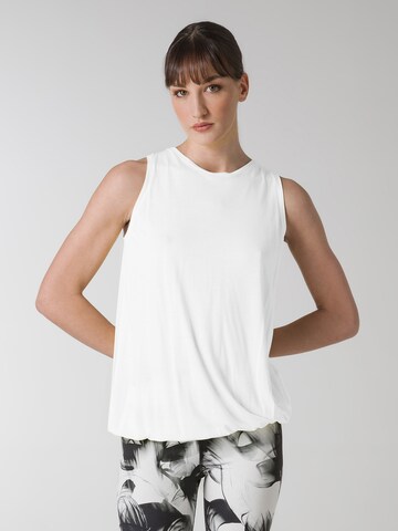 DEHA Sporttop in Wit: voorkant