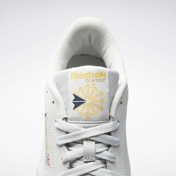 Sneaker bassa 'Club C 85' di Reebok in grigio