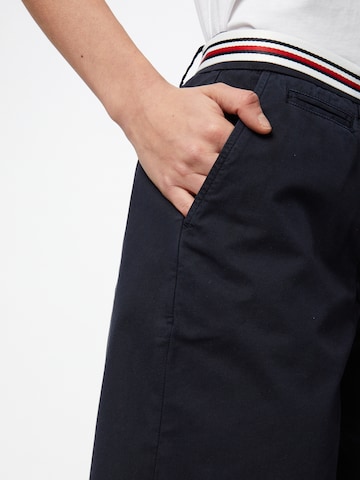 TOMMY HILFIGER Loosefit Chino in Blauw