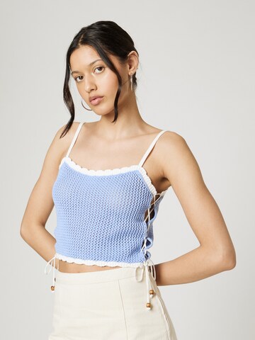 florence by mills exclusive for ABOUT YOU Gebreide top 'Tan' in Blauw: voorkant