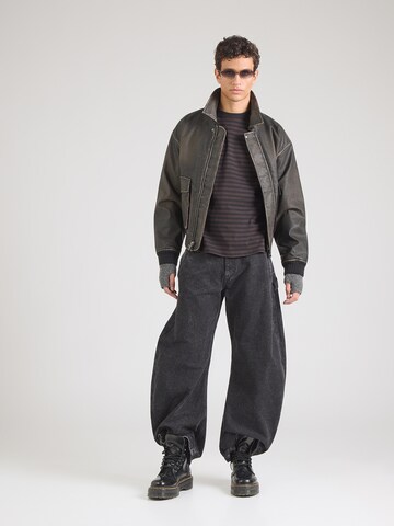 WEEKDAY Μπλουζάκι σε καφέ