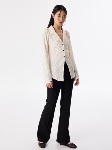 Twist Blouse in Beige