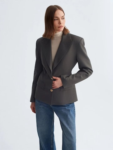 Dilvin Blazer in Grey: front