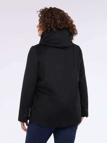 Cappotto invernale di Fiorella Rubino in nero