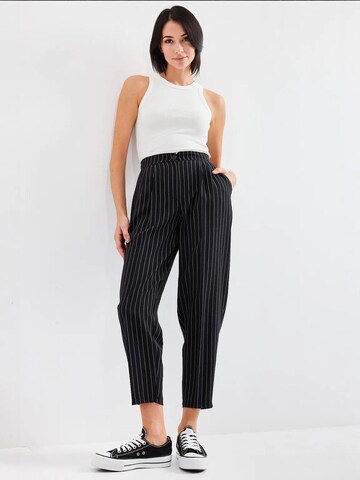 regular Pantaloni con pieghe di Bigdart in nero