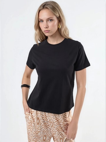 Busem - Camisa em preto: frente