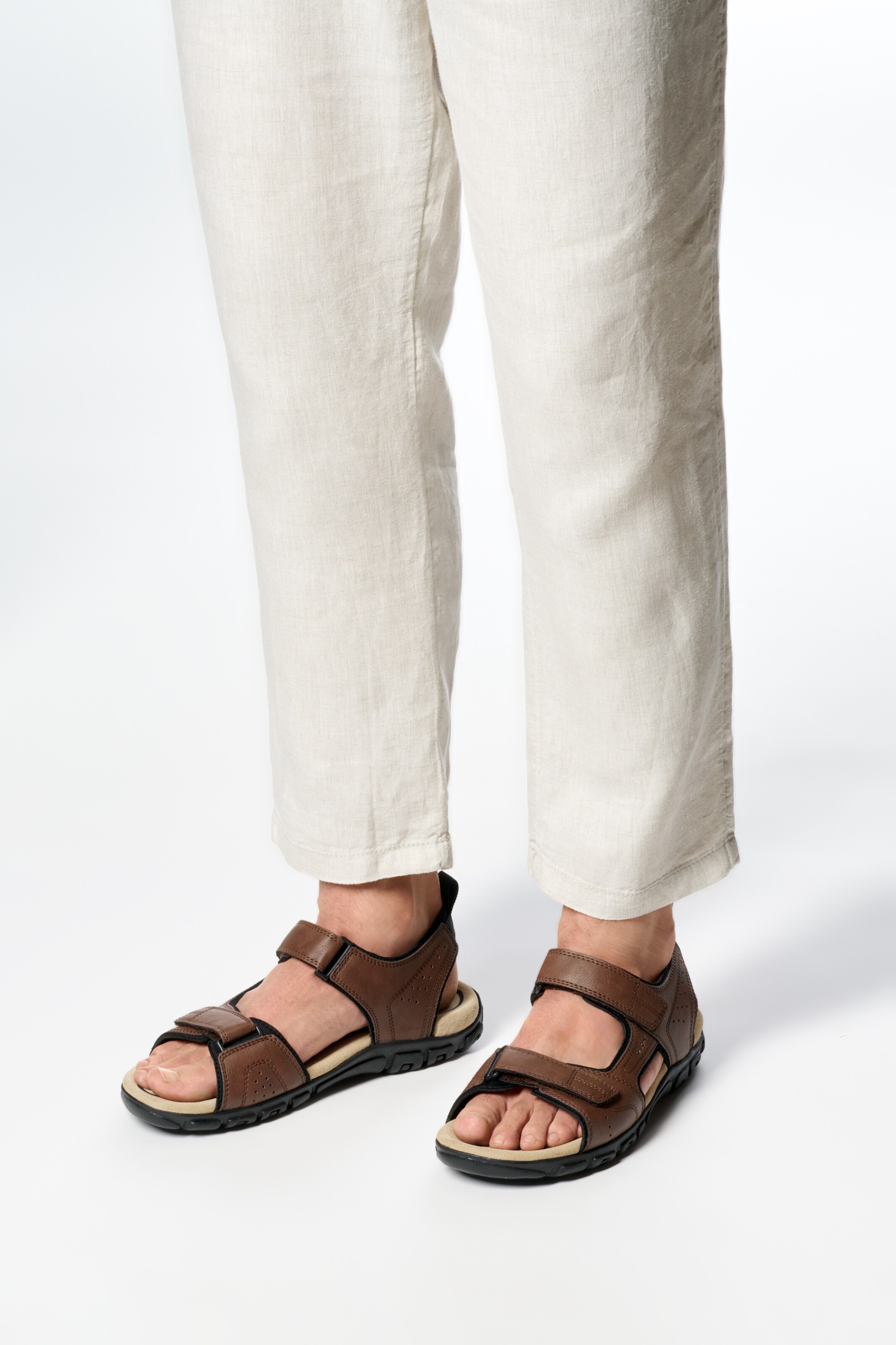 GEOX Sandale in Braun: Vorderseite