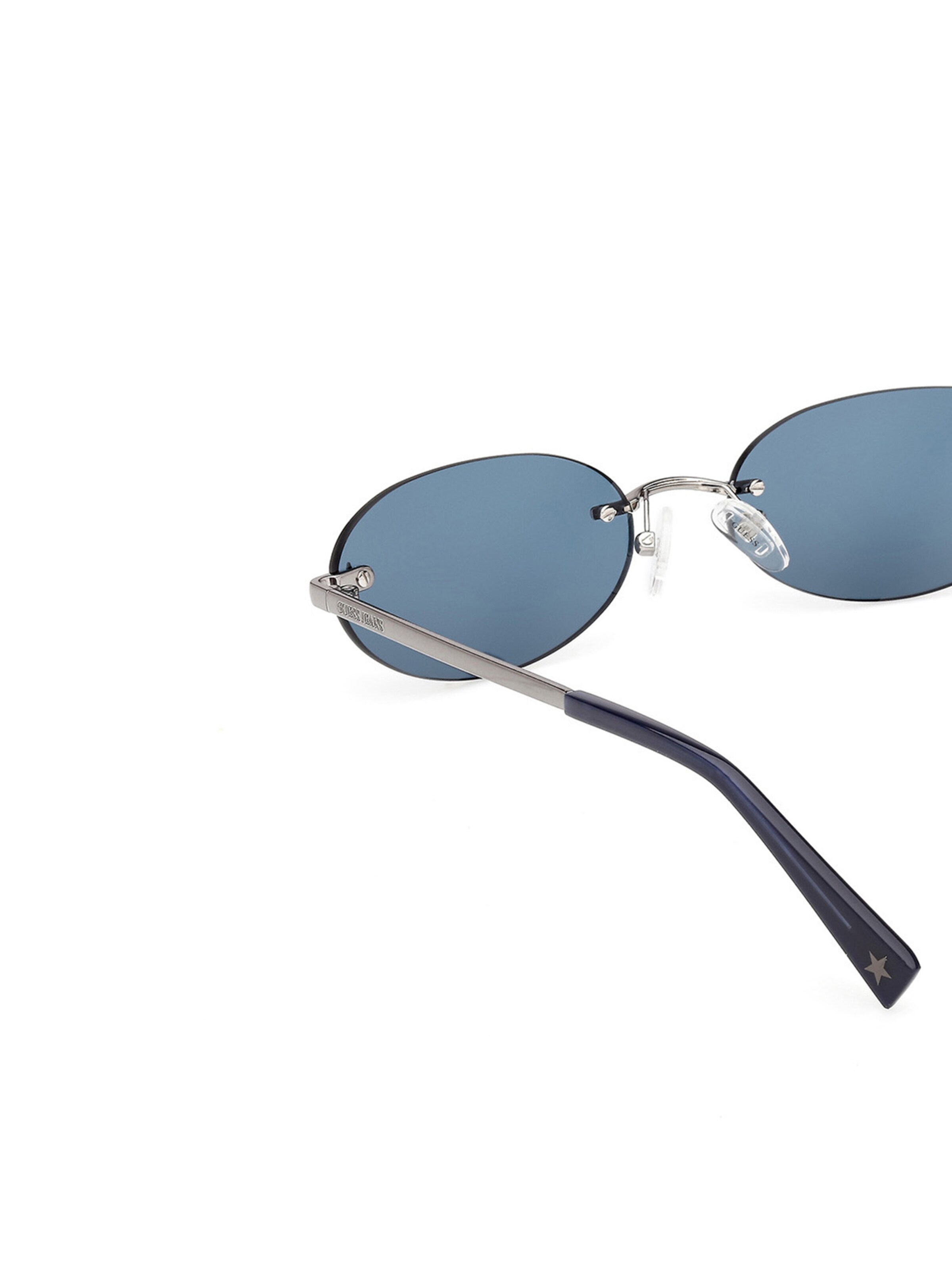 Occhiali da sole di GUESS in grigio