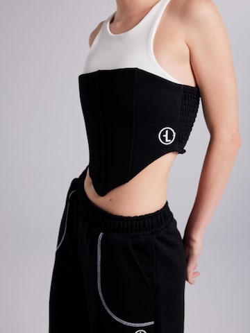 HOLLY LOLLY Top – černá