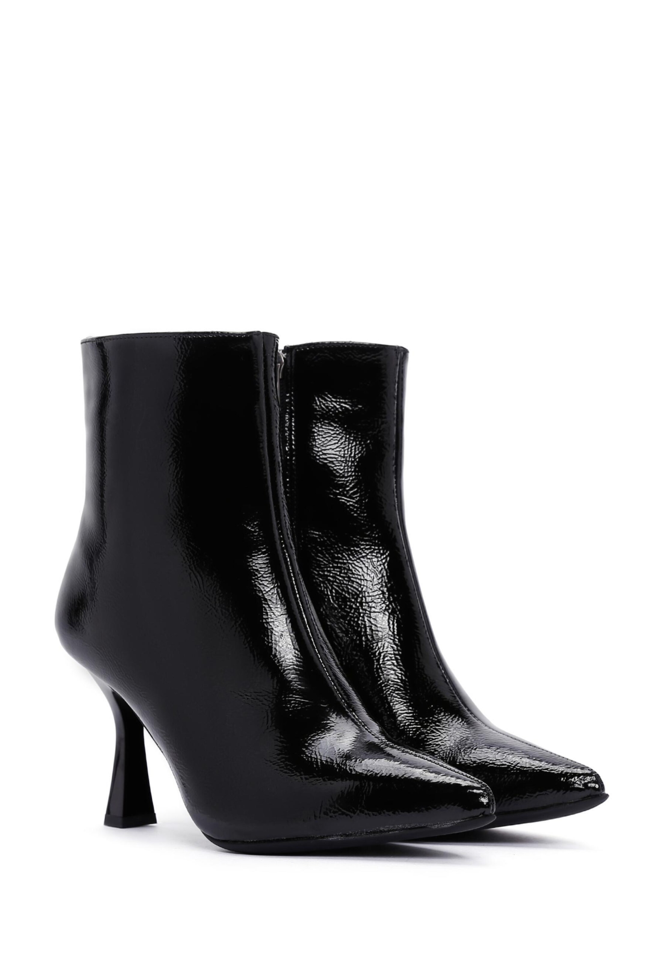 Derimod Ankle Boots in Schwarz