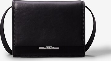 Calvin Klein Crossbody Bag in Black: front