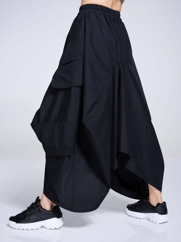 Metamorphoza Skirt in Black