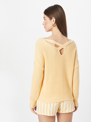 ABOUT YOU Pullover 'Liliana' in Gelb