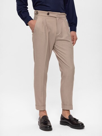 Antioch - regular Pantalón plisado en beige