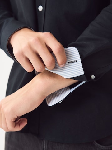 Next Slim Fit Hemd in Schwarz