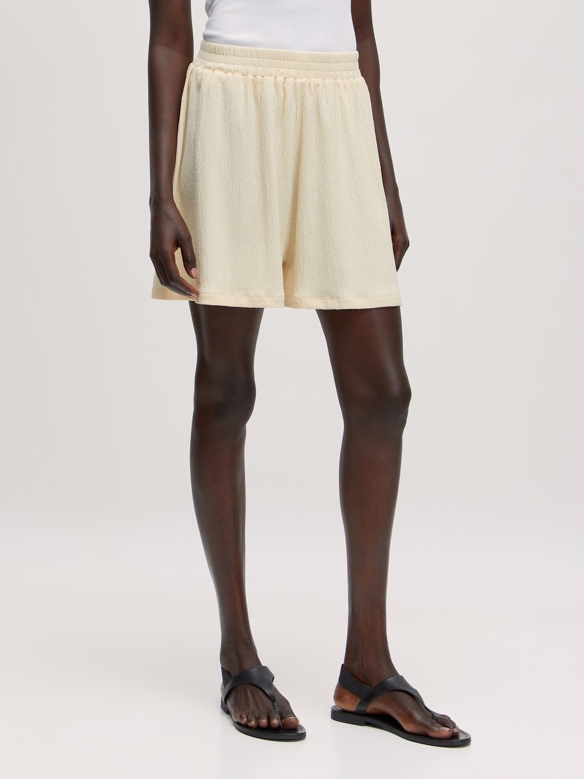 EDITED Produkte Shorts 'Mara' beige