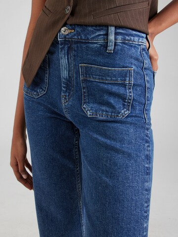 Flared Jeans di Gina Tricot in blu