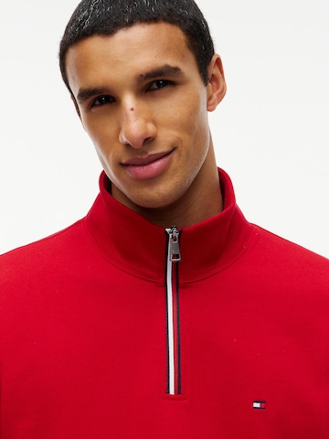TOMMY HILFIGER Sweatshirt in Rot