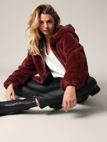Veste d’hiver ' ISSIA ' Deeluxe en rouge
