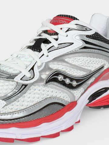 sarkans saucony Skriešanas apavi 'PROGRID OMNI 9'