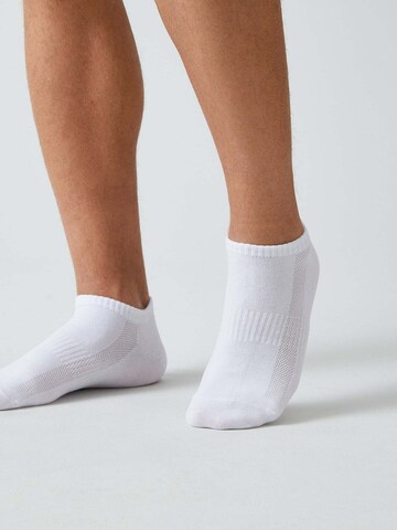 SNOCKS Ankle Socks in White