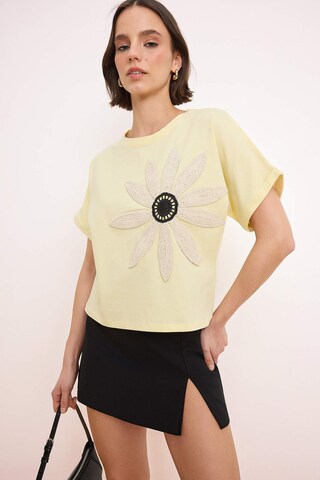 Trendyol Shirt in Yellow: front
