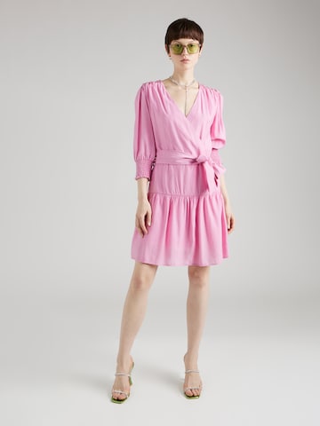 Robe 'Salmia' minus en rose