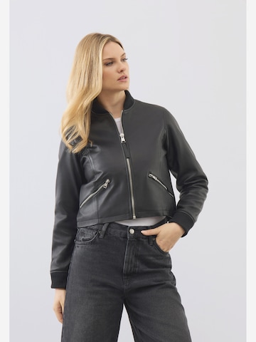Giacca di mezza stagione ' Darcie Bomber ' di Bolongaro Trevor in nero
