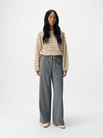 Wide leg Pantaloni 'OBJLISA' di OBJECT in grigio