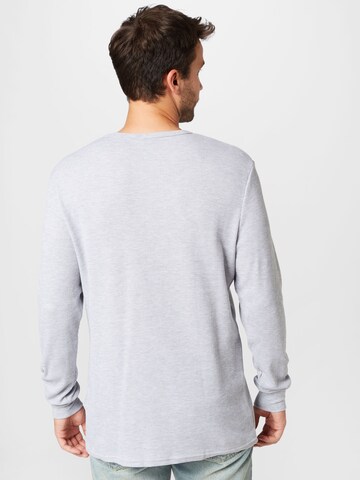T-Shirt Cotton On en gris