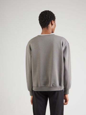 BALMOHK Sweatshirt i grå