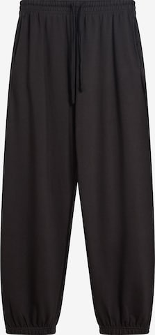 Bershka Kalhoty – černá: přední strana