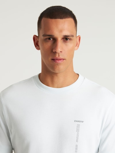CHASIN' T-Shirt 'Slash' en bleu clair / noir / blanc, Vue avec produit