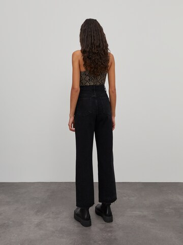 EDITED Bootcut Jeans 'Esra' i sort